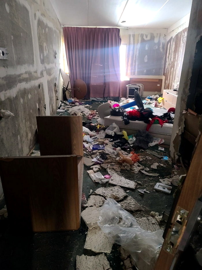 Howard Johnsons (Cosmo Extended Stay Motel) - From Tony J Mcdonald On Facebook (newer photo)